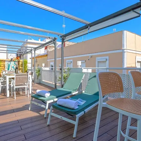 Genteel Mercado Terrace Apartment *